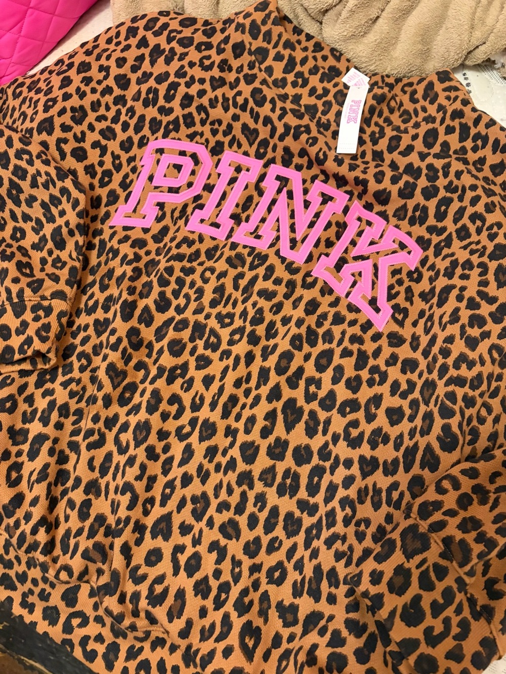 VS PINK LEOPARD MOCKNECK NWT XL